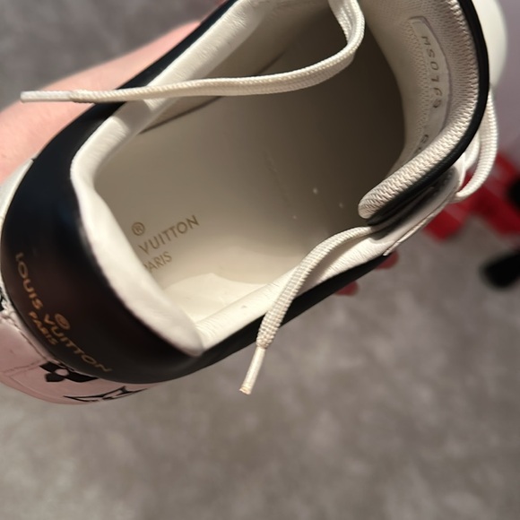 Louis Vuitton men’s sneakers - Picture 12 of 13